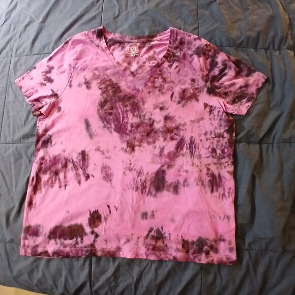 Purple on Purple - Tie Dyed V-neck cotton T-shirt - Picture 1 of 5